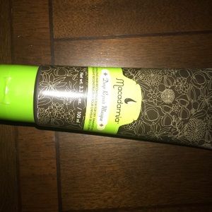 NWOT Macadamia Deep Repair Mask